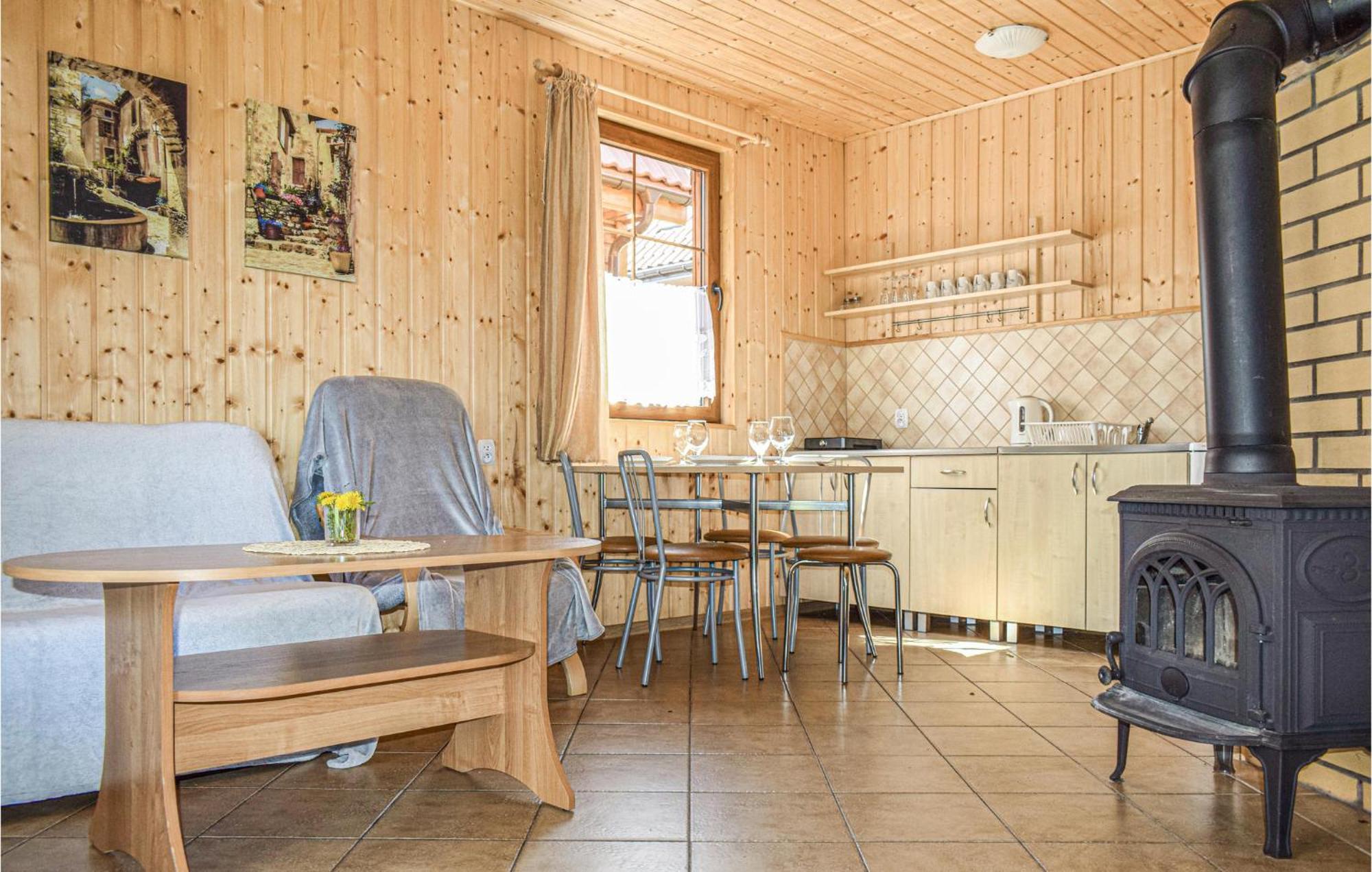 Awesome Home In Bobolin With Kitchen Exterior photo